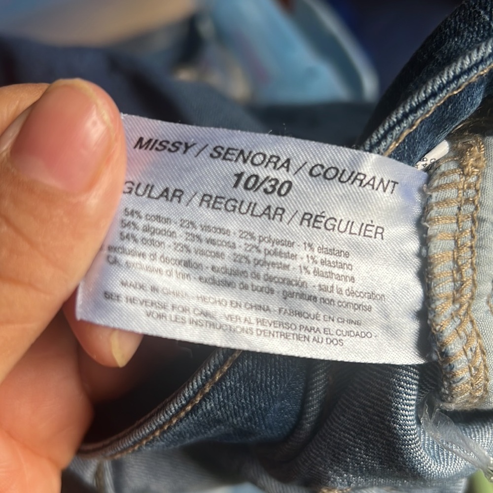 Vintage America Blues Distressed Jeans - Picture 6 of 6